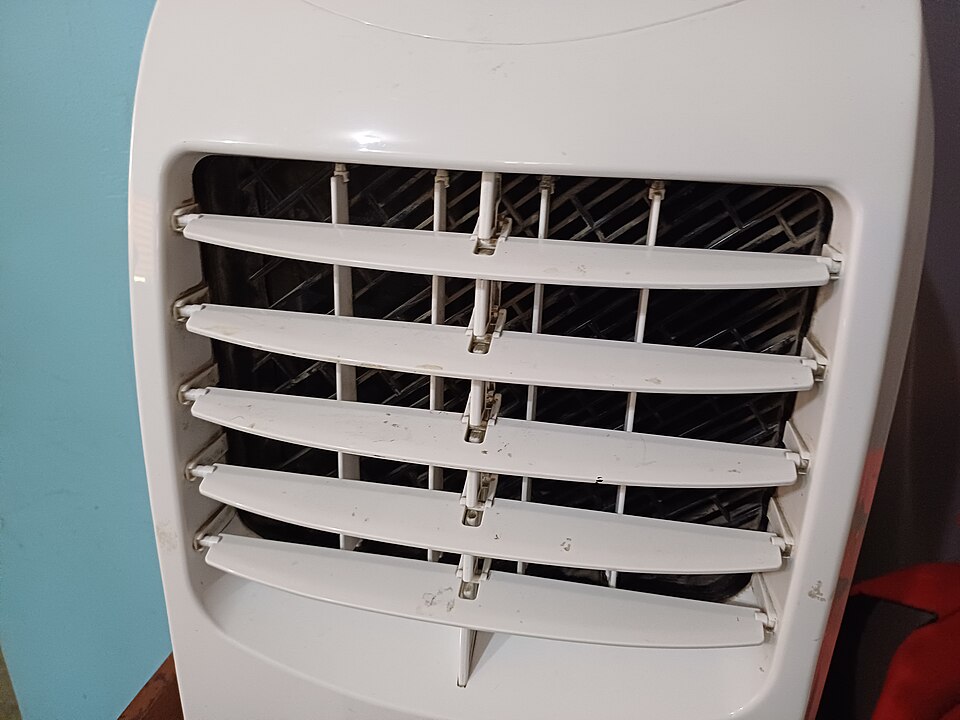 HOMCOM 10000 BTU Portable Air Conditioner with Remote Control